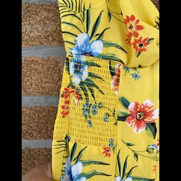 Likely yellow floral jumpsuit size 10 - Picture 4 of 11
